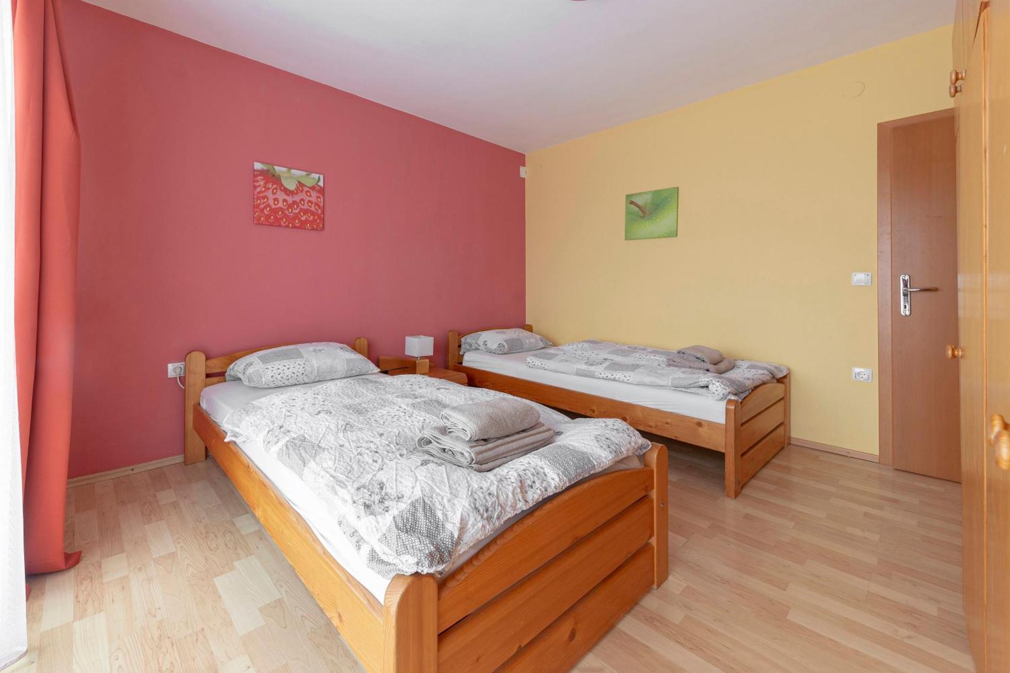 Apartments Znidar Spodnje Gorje ภายนอก รูปภาพ